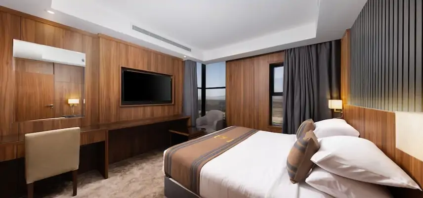 E hotel image